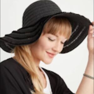 Stella & Dot Marina Black Wide Brim Beach Hat with Fringe